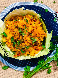 કોબી નું શાક (Kobi Shak Recipe In Gujarati) રેસીપી મુખ્ય ફોટો