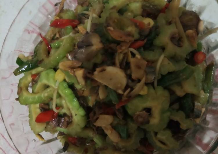 Cara termudah untuk Musim Panas LezatTumis pare klotok