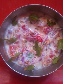 சாலட் (Vegetable Salad recipe in tamil) செய்முறை முக்கிய புகைப்படம்