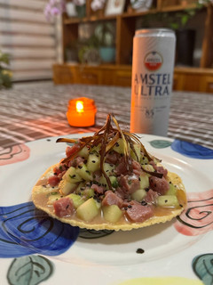 Una foto de Tostadas de atún fresco
