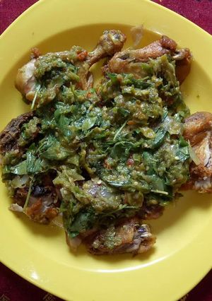 Foto resep Ayam penyet cabe ijo daun kemangi