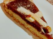 Una foto di crostata fragole