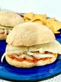 Panecillo de sobrasada con cebolla y queso