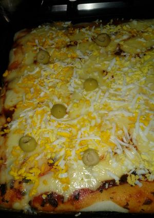 Una foto de Pizza Casera con un toque de limón en la masa
