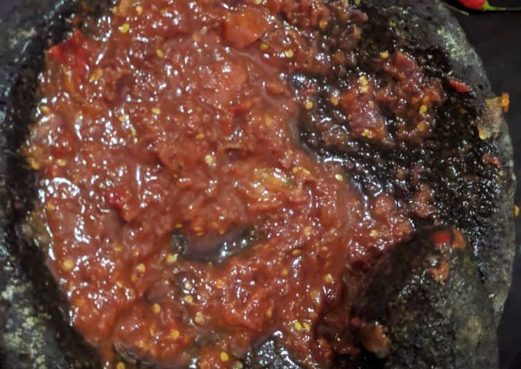 Resep: Sambal Tomat Mentah yang Gurih
