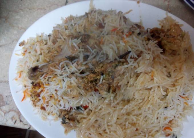 Kache Ghosht Ki Biryani