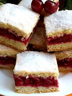 Meggyes pite recept fotója
