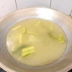 รูปของ Kaldu ayam kampung