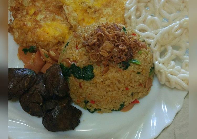 Nasi Goreng Lauk Lengkap 🍛
