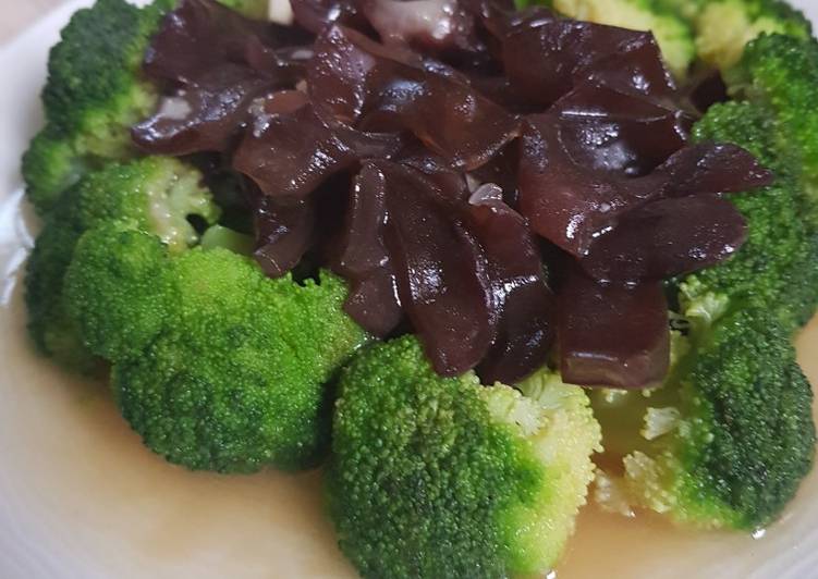 Resep Ca brokoli &amp; jamur kuping (simpel banget), Bikin Ngiler