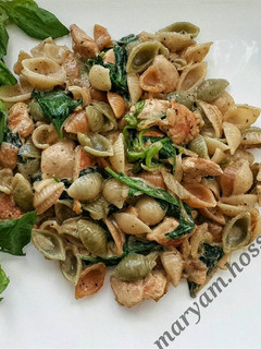 عکسی از دستور پاستا مرغ و اسفناج