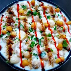 A picture of Aloo chanaa chaat.