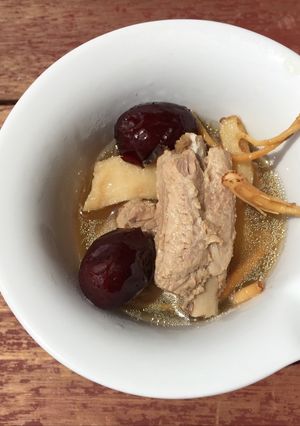 A picture of Pork Ribs Soup With American Ginseng And Red Dates.