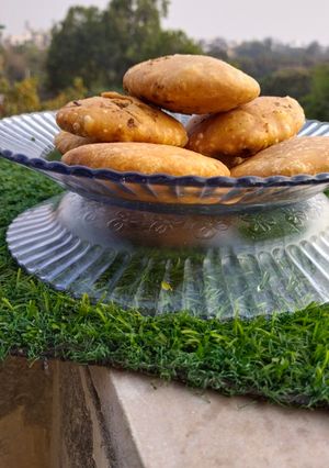 A picture of Matar kachori.