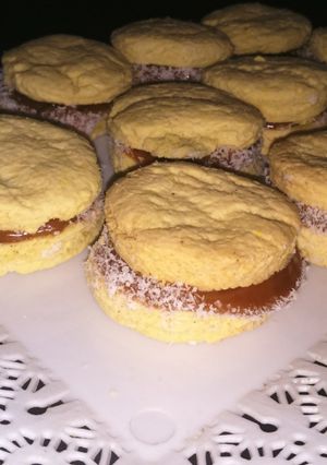Una foto de Alfajores de maicena vegan fáciles y rápidos!