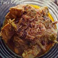 A picture of Gulai ayam.