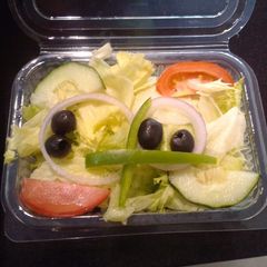 A picture of Traditional Garden Salad.