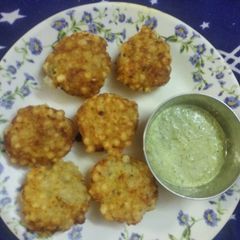 A picture of Sabudana Vada.