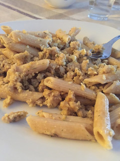 Una foto de Macarrones con carne veganos