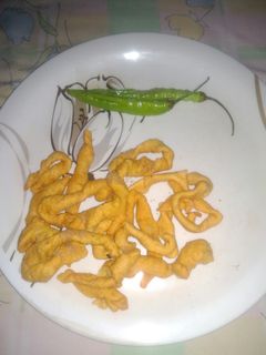 વણેલા ગાંઠિયા (vanela gathiya recipe in Gujarati) રેસીપી મુખ્ય ફોટો