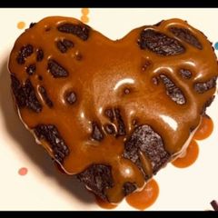 Hot Chocolate sauce with cake A picture of Hot Chocolate sauce with cake.