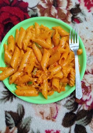 A picture of Red sauce pasta.