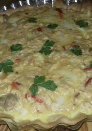 Una foto de Tarta de pollo y champiñones (riquísima)
