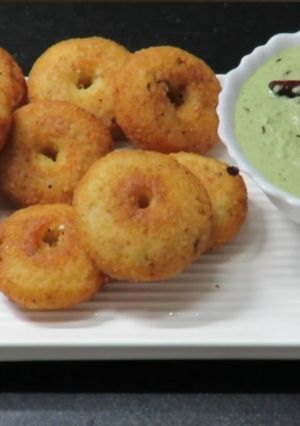 A picture of Farali Medu Vada for Vrat (Fasting).