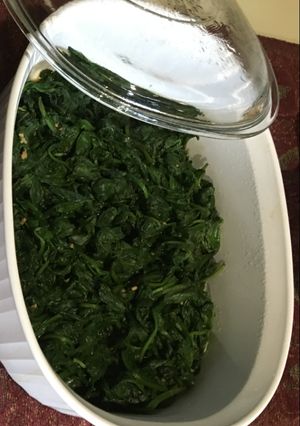 Una foto de Espinacas Salteadas con Ajo, estilo oriental