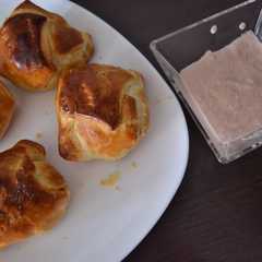 Una foto de Solomillo en hojaldre con salsa de paté