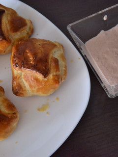 Una foto de Solomillo en hojaldre con salsa de paté