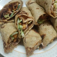 A picture of Zinger wraps.