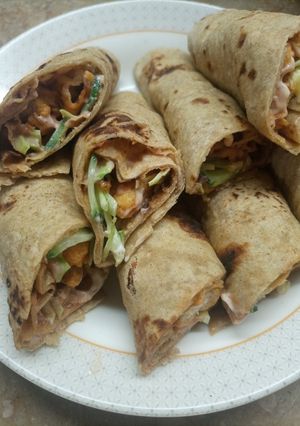 A picture of Zinger wraps.