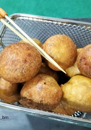 Una foto de Bolitas fritas de chorizo