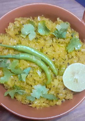 A picture of Cabbage and capsicum sabzi.