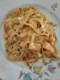 Tallarines integrales con crema de pollo y hongos