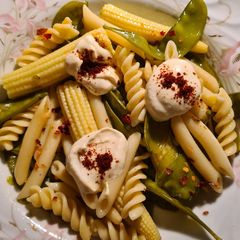 Steamed baby corn and mange tout pasta salad A picture of Steamed baby corn and mange tout pasta salad.