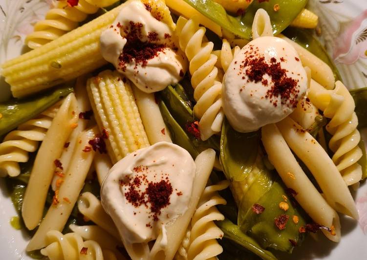 Steamed baby corn and mange tout pasta salad