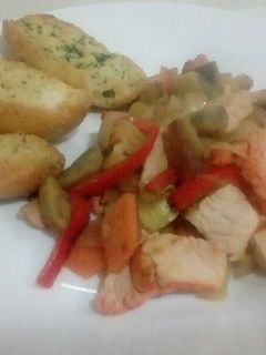 Una foto de Pechuga de pavo con verdura