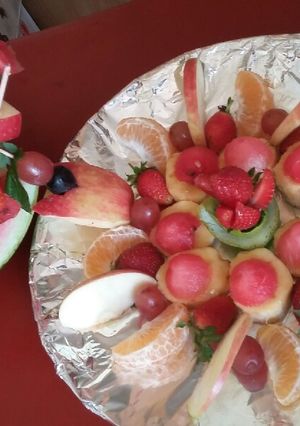 A picture of Fruit platter.
