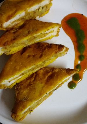 A picture of Bread Pakoda.