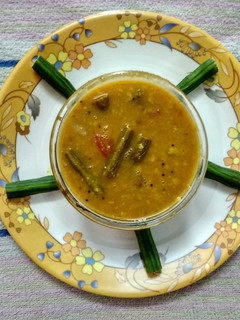 முருங்கைக்காய் சாம்பார்(Muruingakkai Sambar Recipe in Tamil) செய்முறை முக்கிய புகைப்படம்