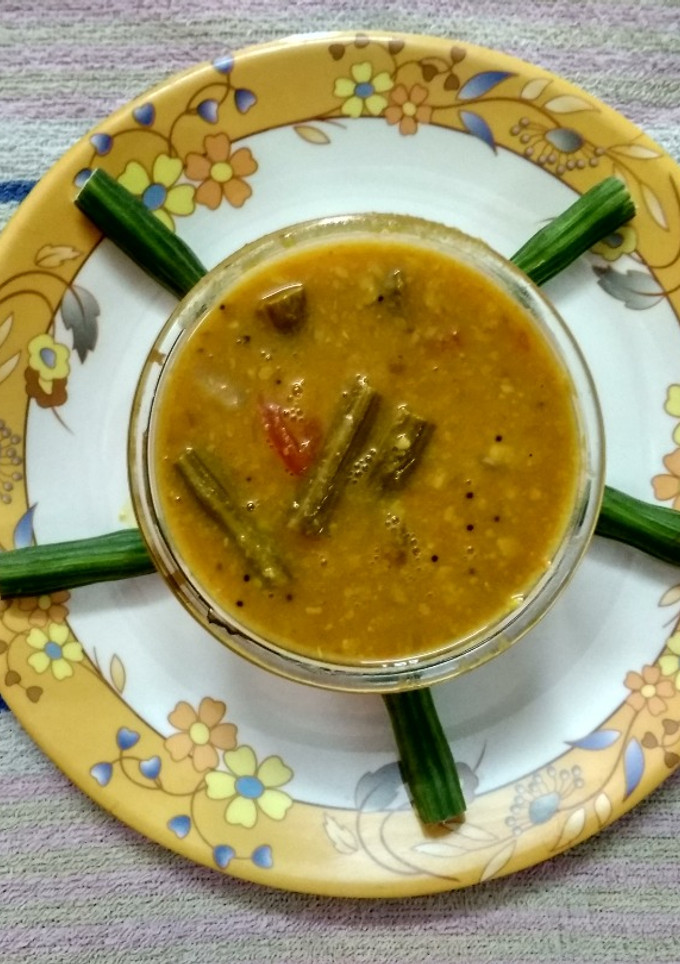 முருங்கைக்காய் சாம்பார்(Muruingakkai Sambar Recipe in Tamil) செய்முறை முக்கிய புகைப்படம்