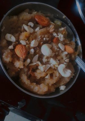 A picture of Rava halwa.