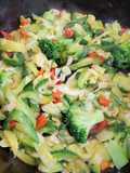 Salteado de verduras y pollo