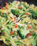 Salteado de verduras y pollo