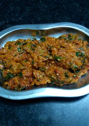 રીંગણ નો ઓળો (Ringan Oro Recipe In Gujarati) રેસીપી મુખ્ય ફોટો