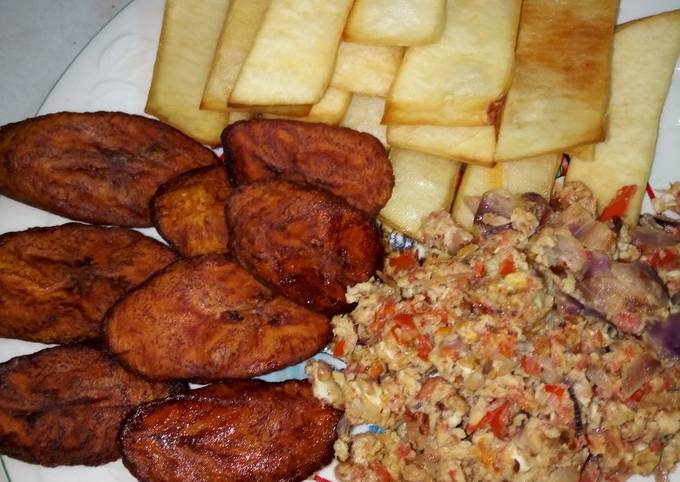 Fried Yam, Ripe Plantain with Egg and Sardine Sauce