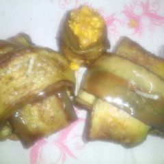 A picture of Brinjal stuffed wraper.
