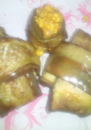 A picture of Brinjal stuffed wraper.